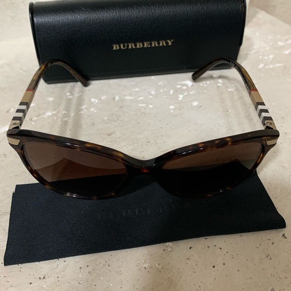 Burberry Sunglasses - Picture 8 of 10